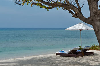 Villa Sapi - Sun lounger facing to ocean